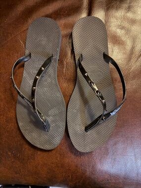 Havaianas Women's Black Slim Studded Flip Sandals